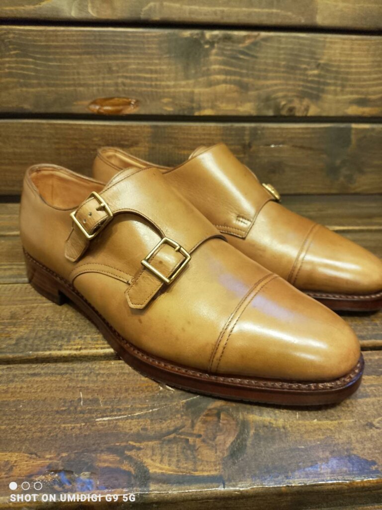 「ジョンロブのダブルモンク|シングルソール化後、重厚感を残しつつスマートで軽快な印象に仕上がったアフター全体像」