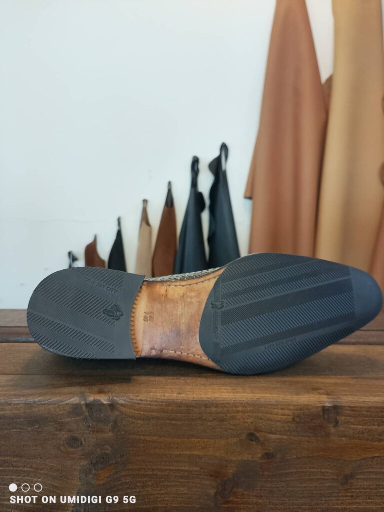 Moreschi(モレスキー)レザーソールにミシュラン製ハーフラバーを施工し、耐久性とグリップ性を強化した郵送 靴修理事例(全国対応)