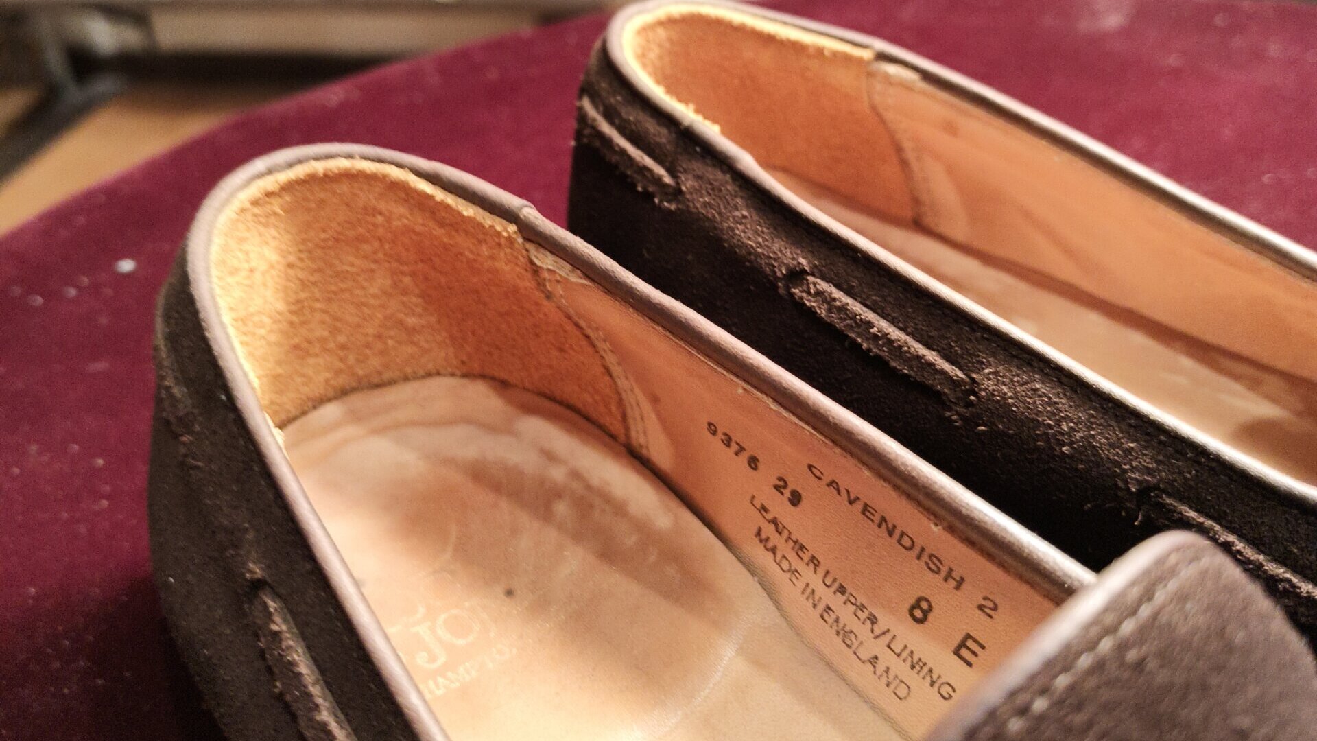 クロケット＆ジョーンズ 修理後 カウンターライニング補修により内側まで整えられた状態