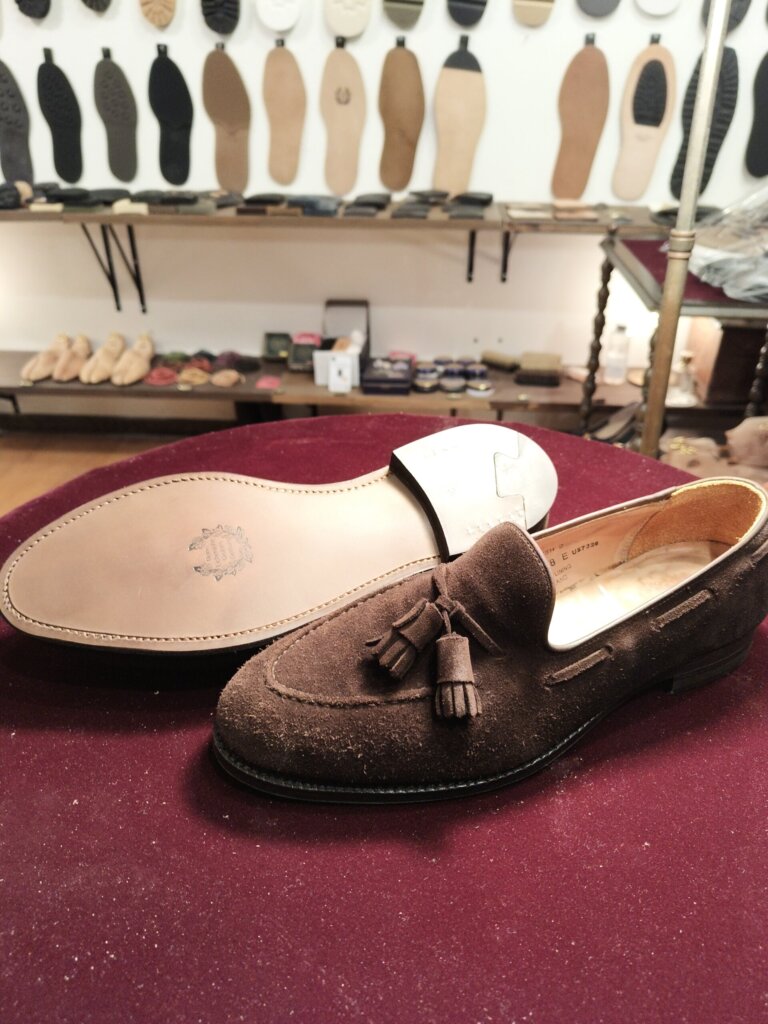 クロケット＆ジョーンズ タッセルローファー レザーオールソールとカウンターライニング修理後の仕上がり