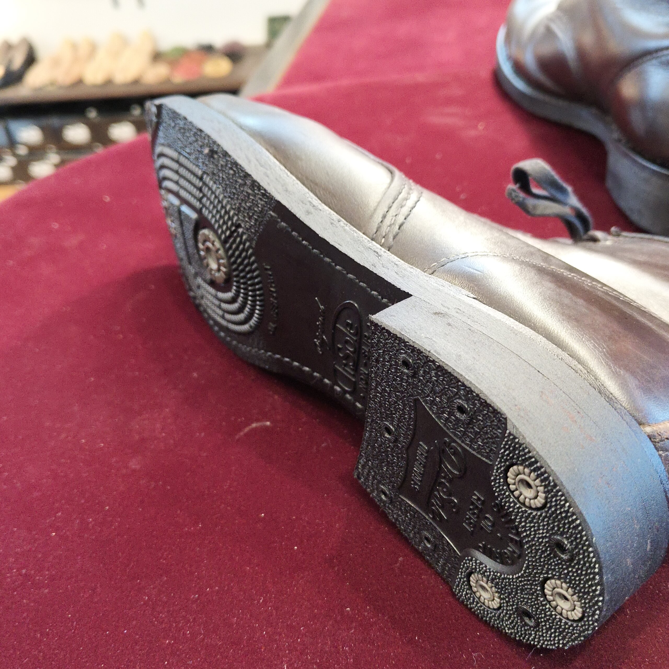 オールソール交換後のヒール周りとソール構成が分かるレッドウィングブーツ