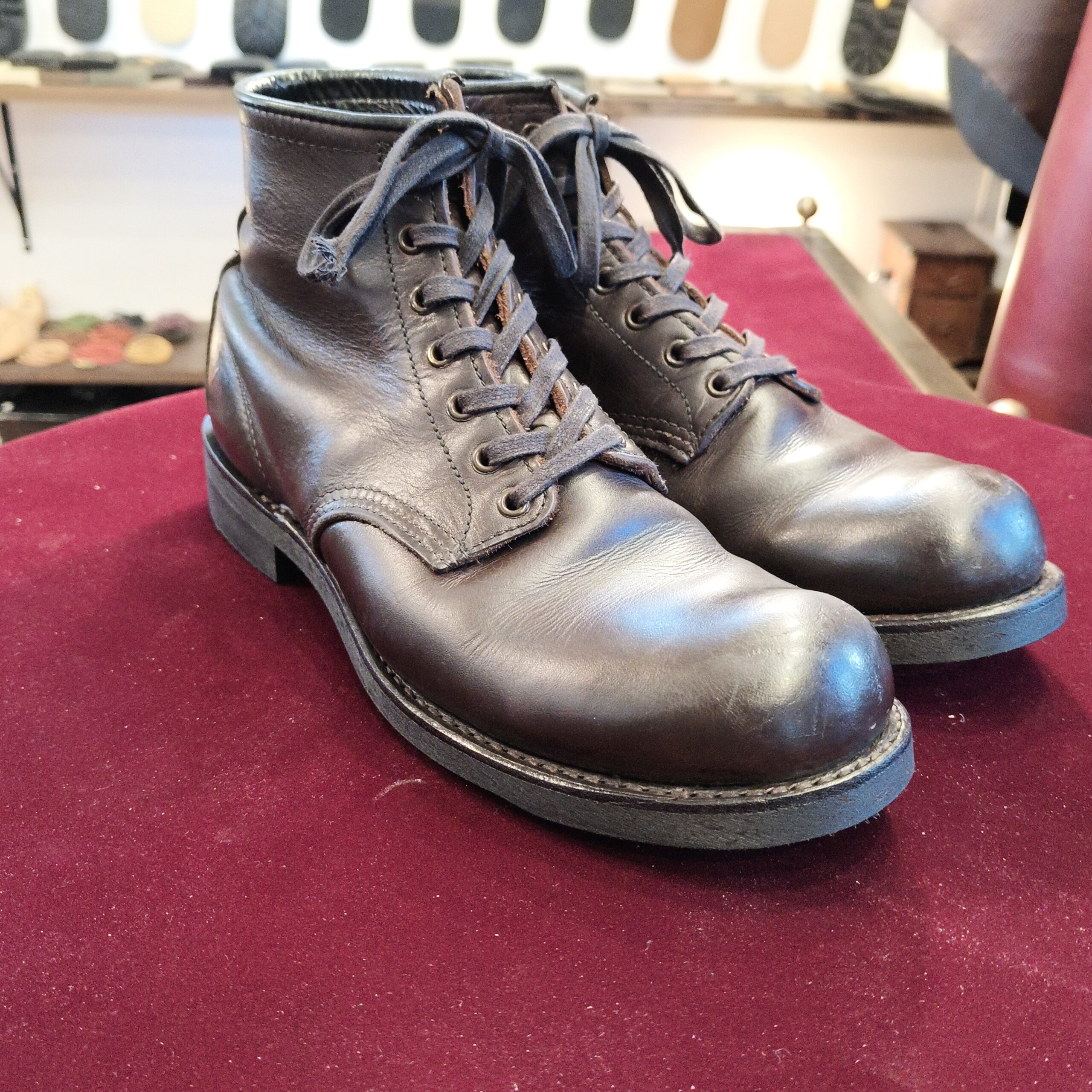 オールソール交換とオイルメンテナンス後のレッドウィングブーツの全体外観