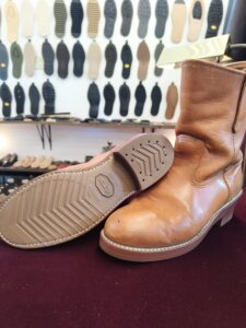 横浜で施工したレッドウィング アイリッシュセッター スポーツブーツのカスタムオールソール後の仕上がり