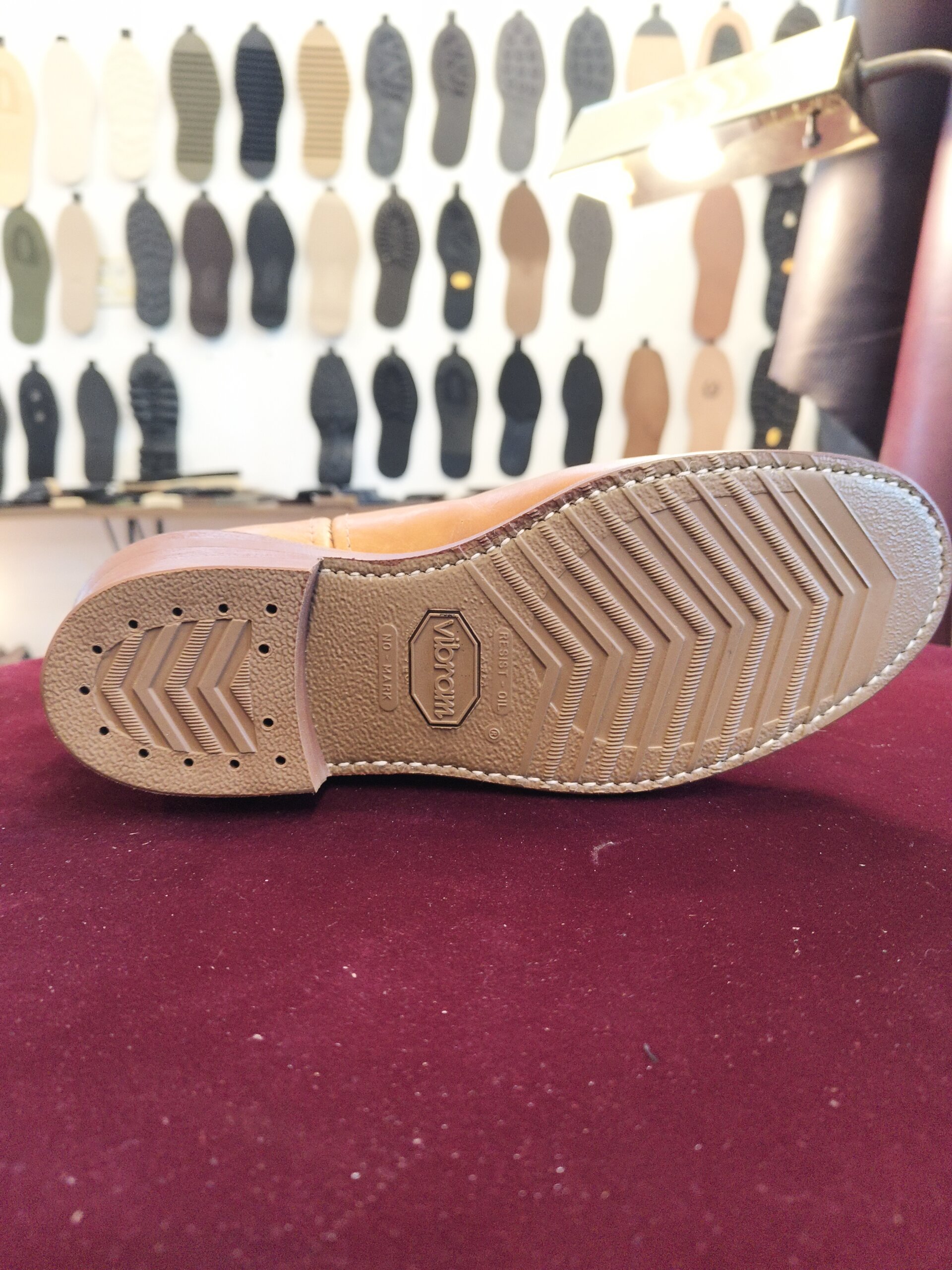 カスタムオールソール施工後のレッドウィング アイリッシュセッター スポーツブーツ アウトソール全体