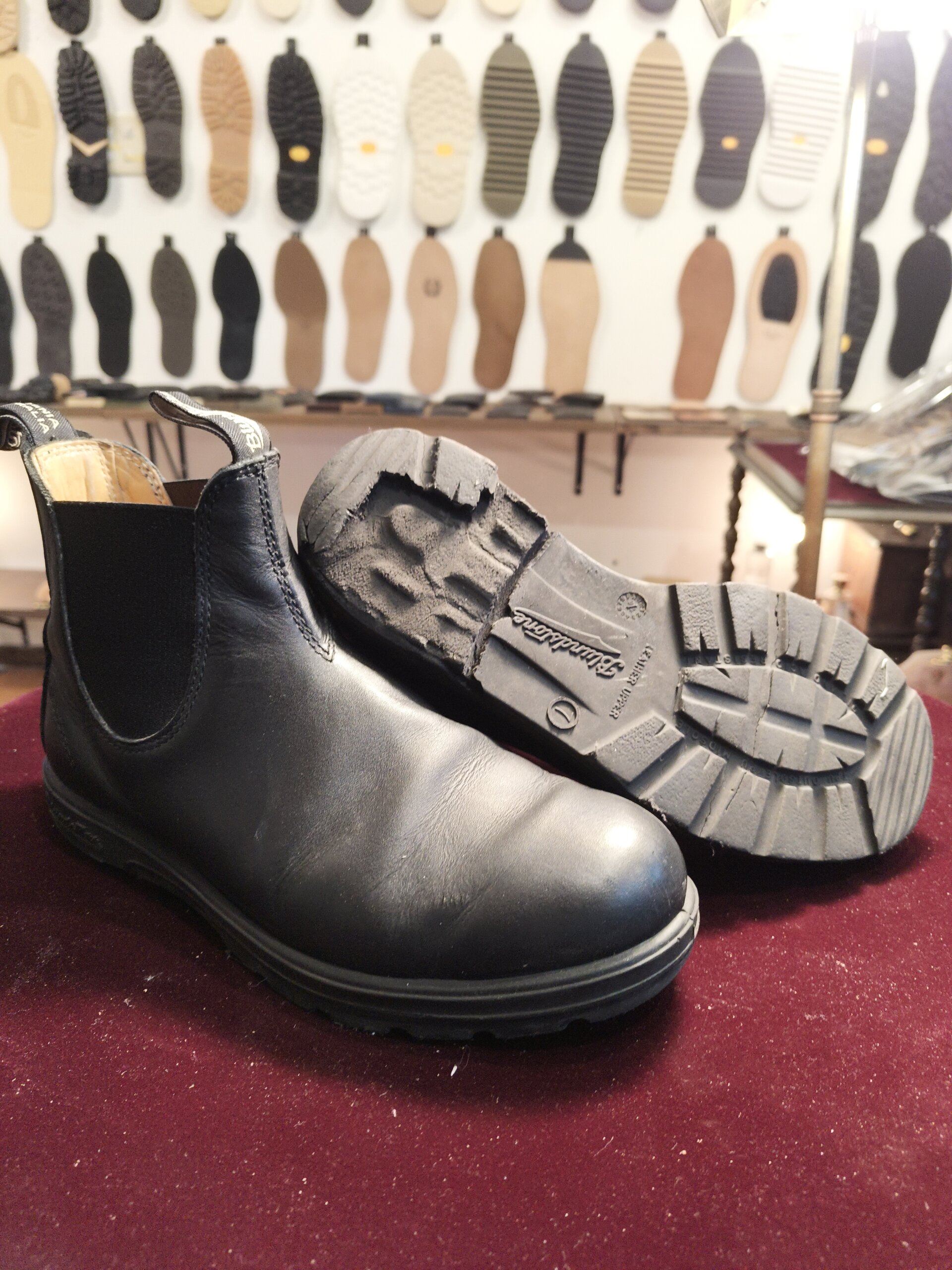 ブランドストーン ブーツ オールソール修理前の外観（アッパー正面）