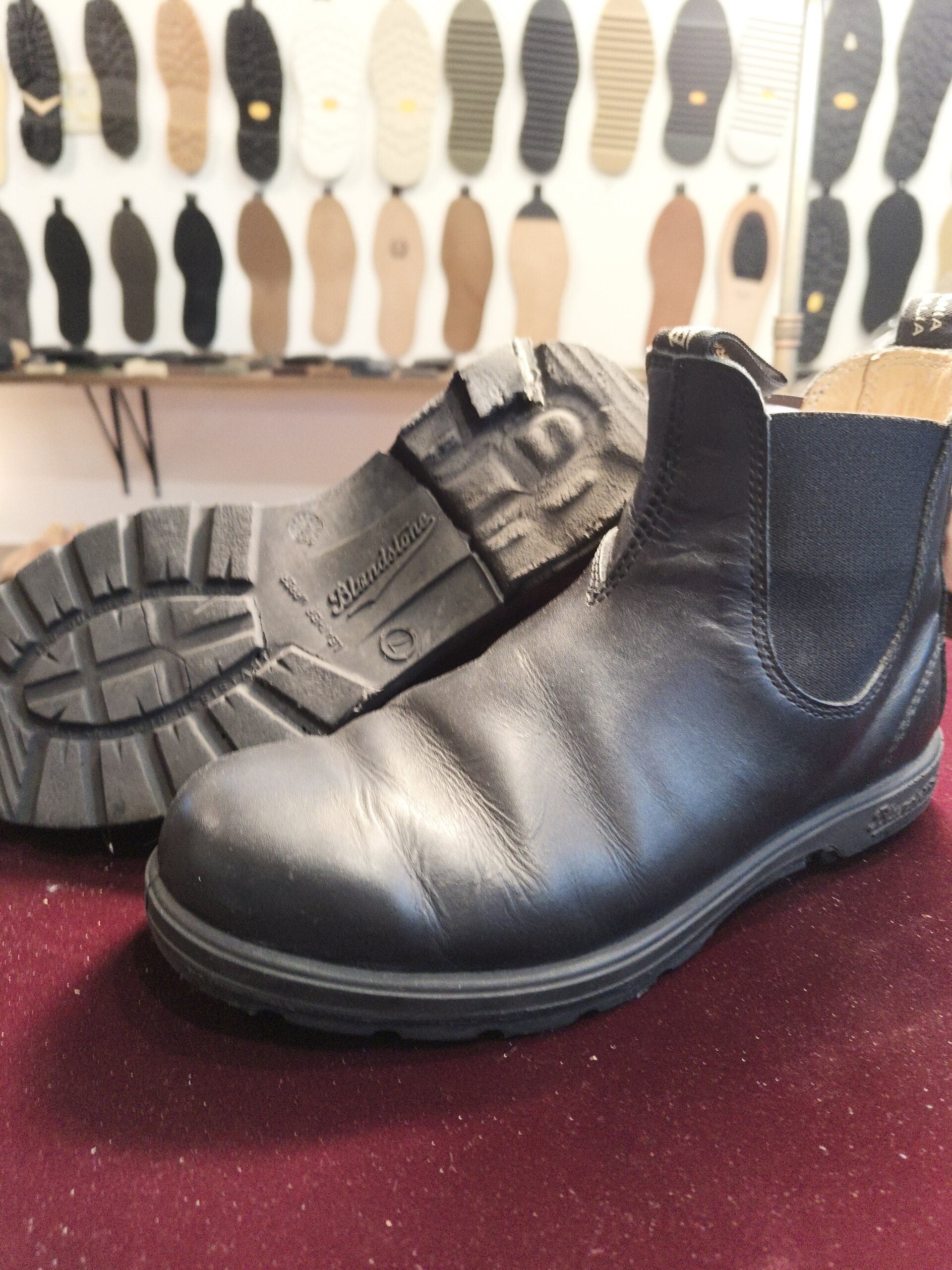 ブランドストーン ブーツ オールソール修理前のアウトソール摩耗（ソール裏）