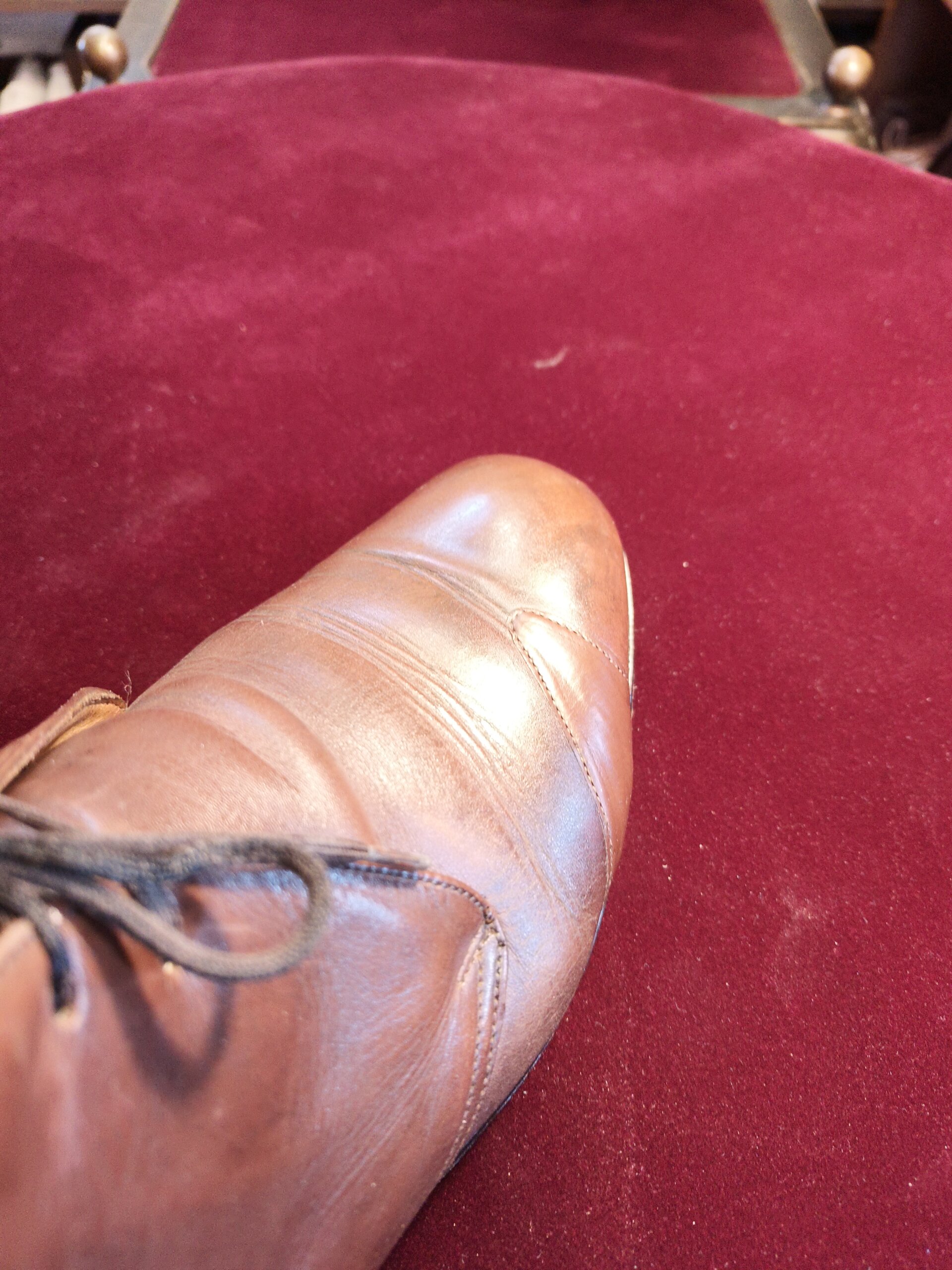 チャーチ カスタムグレード 革破れ補修 施工後 側面ディテール｜靴修理 郵送 全国対応