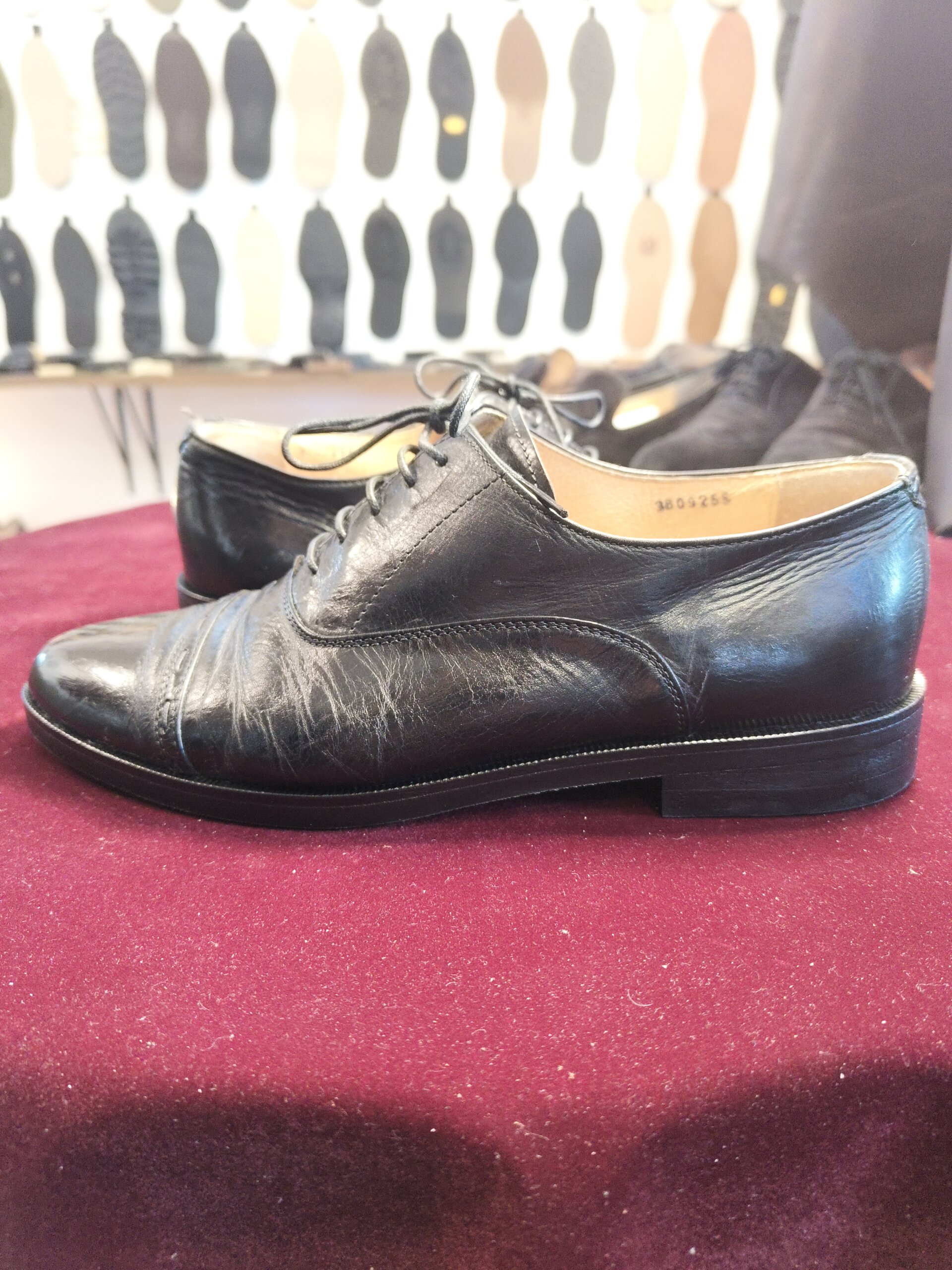 ジーエム・ラフィネの革靴オールソール修理後 サイドシルエット