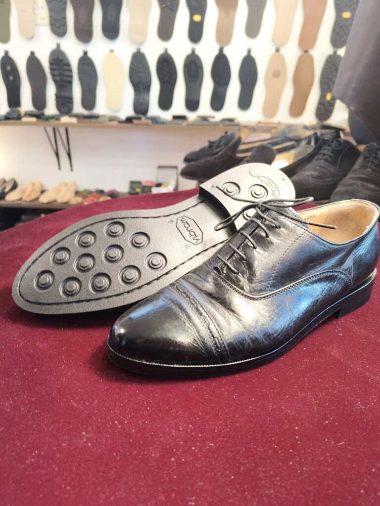 G.M. RAFFINATE 革靴 オールソール修理 フルソール再構築 修理後