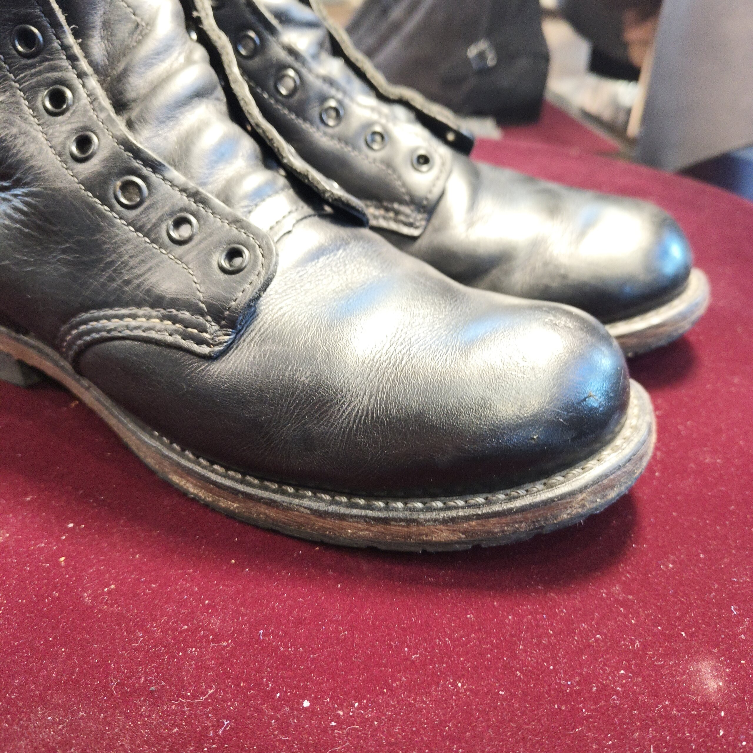 【横浜 靴修理／郵送 靴修理】RED WING 9104 オールソール前の状態（つま先・アッパー）