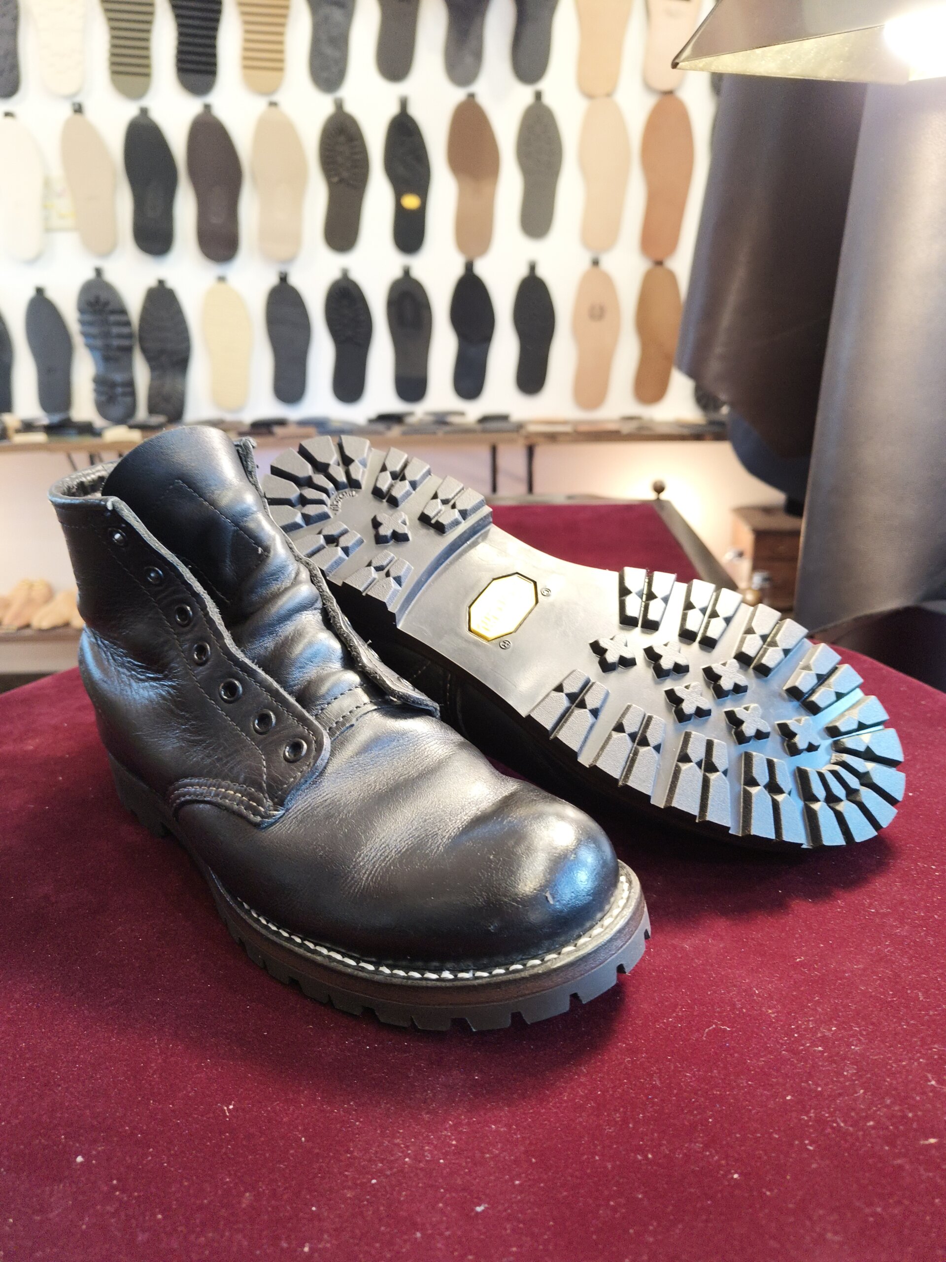 レッドウィング 9104 ブーツ つま先アッパー 修理後 オールソール交換 横浜 靴修理 郵送 靴修理 全国対応