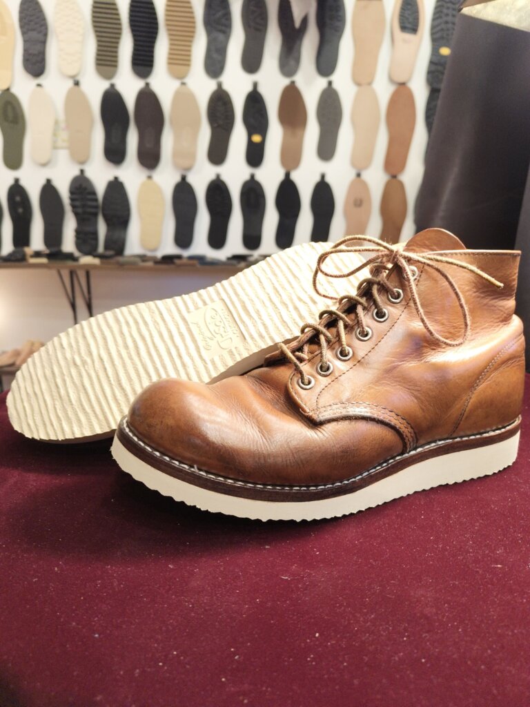 レッドウィング9107 オールソール交換後の全体写真 修理後の仕上がり