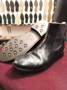 Samuel Windsor チェルシーブーツ オールソール交換後 Vibramラバーソール仕様 横浜靴修理 郵送靴修理対応
