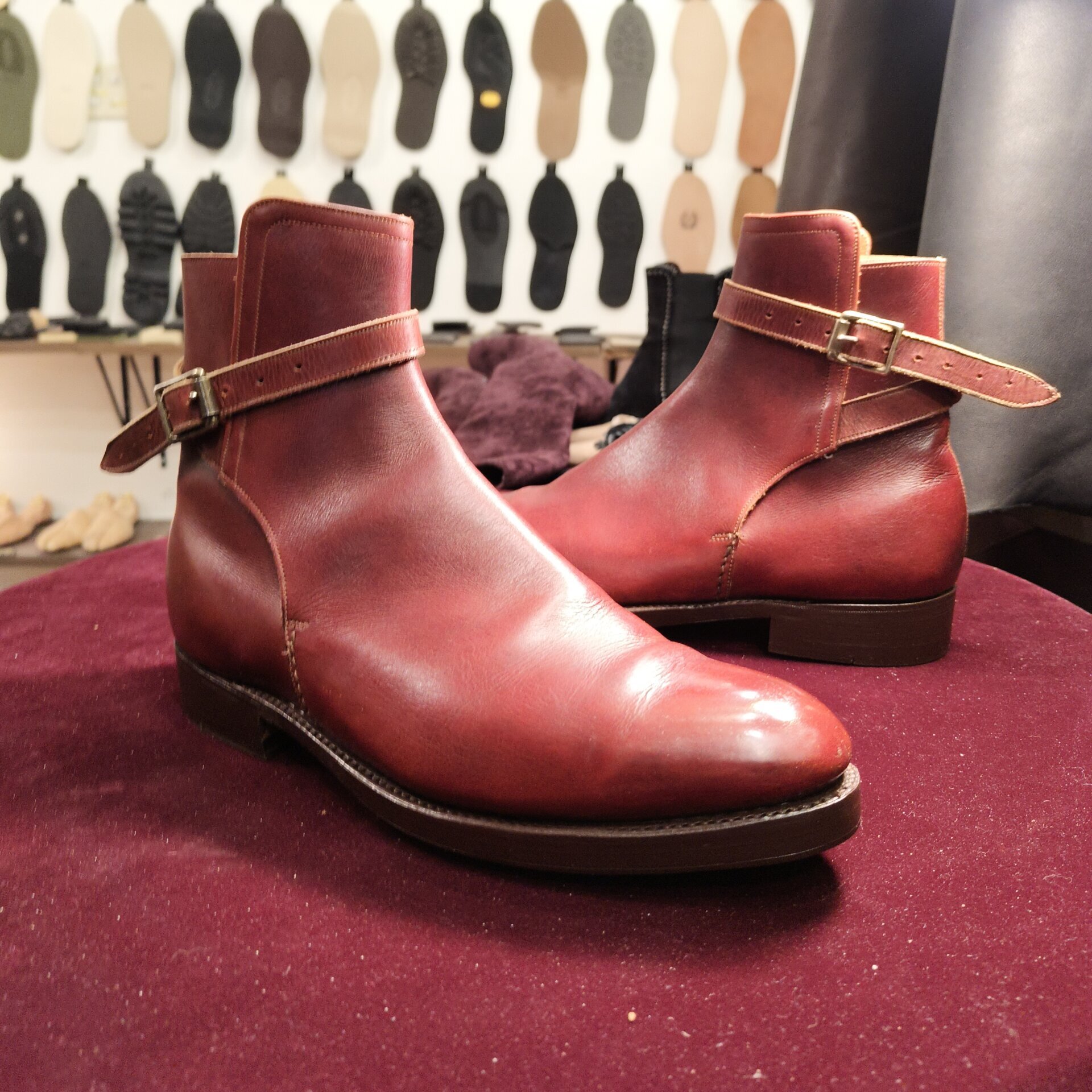 横浜 靴修理 郵送 靴修理 全国対応｜Schnieder エンジニアブーツ オールソール交換後 全体バランスとフォルム