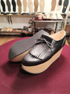 ヴィヴィアンウエストウッド ROCKING HORSE GOLF シューズ オールソール後の全体写真（横浜 靴修理 郵送 靴修理）