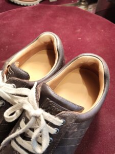 カンペールのこげ茶レザーシューズ 中敷き交換修理後のアフター写真