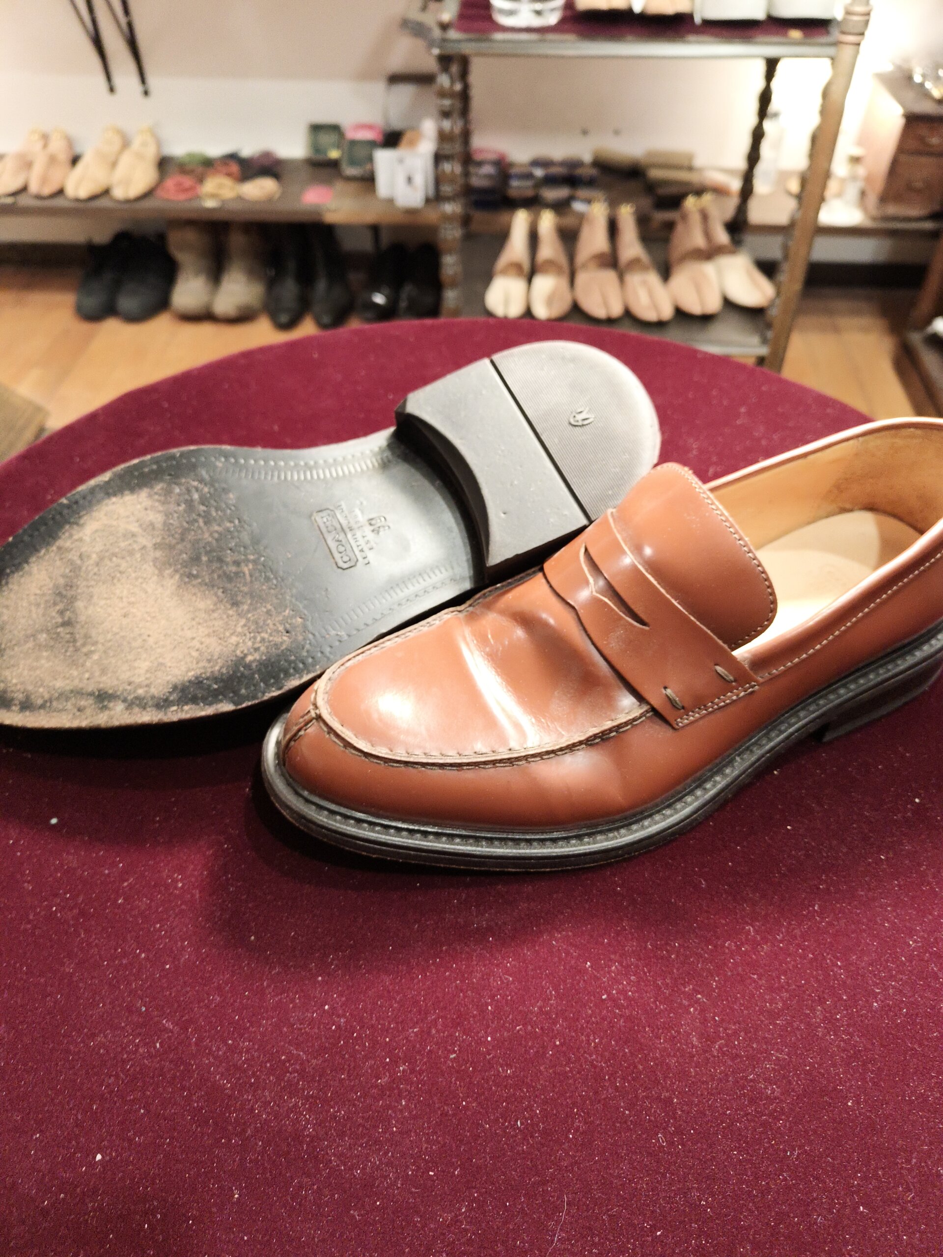 【ビフォー】COACH（コーチ）ローファー オールソール前の靴底の摩耗状態 横浜 靴修理 郵送 靴修理