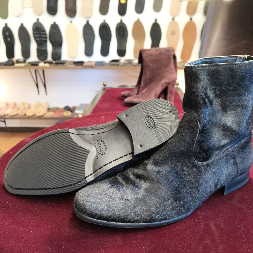 Pete Sorensen ハラコブーツのオールソール後（Vibram）横浜の靴修理