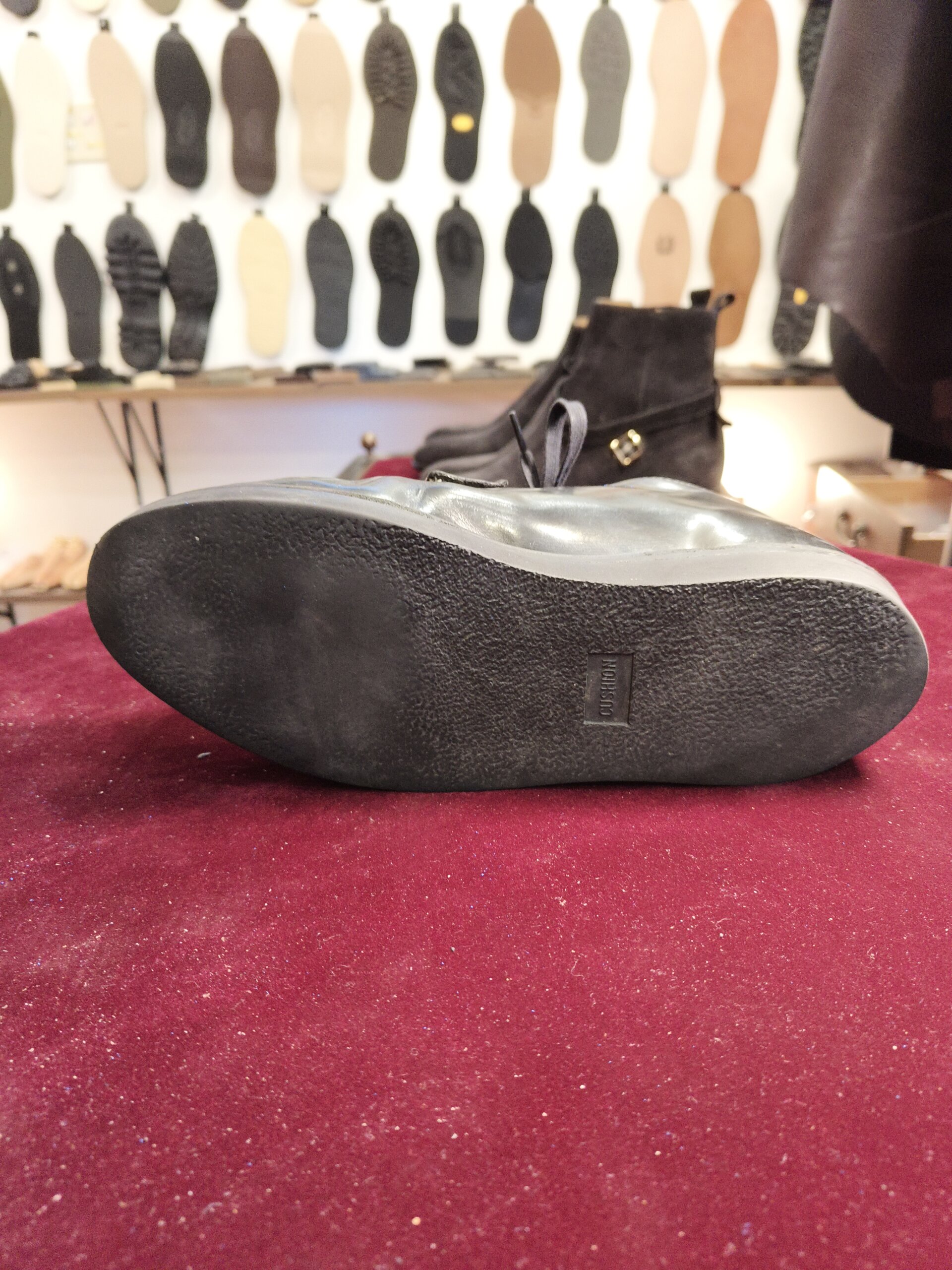 Red Wing 101 オールソール修理前 靴底のすり減り確認 郵送対応の靴修理