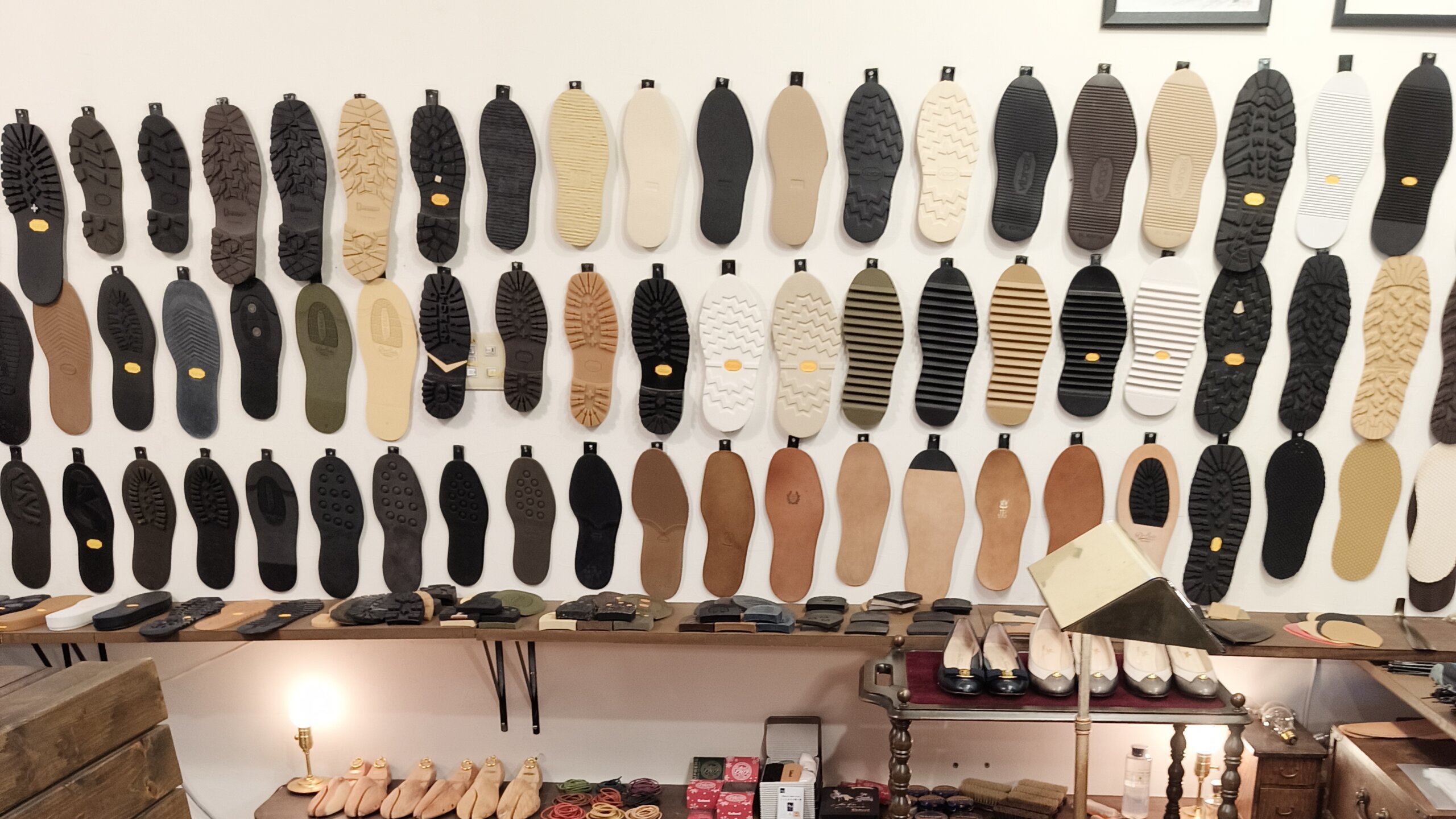 横浜の靴修理専門店Order靴修理修平で取り扱うVibram社をはじめとするソール材料