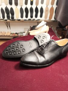 トレーディングポストの革靴 オールソール修理後（Vibram／ダイナイト系ラバーソール）｜横浜 靴修理 郵送 靴修理