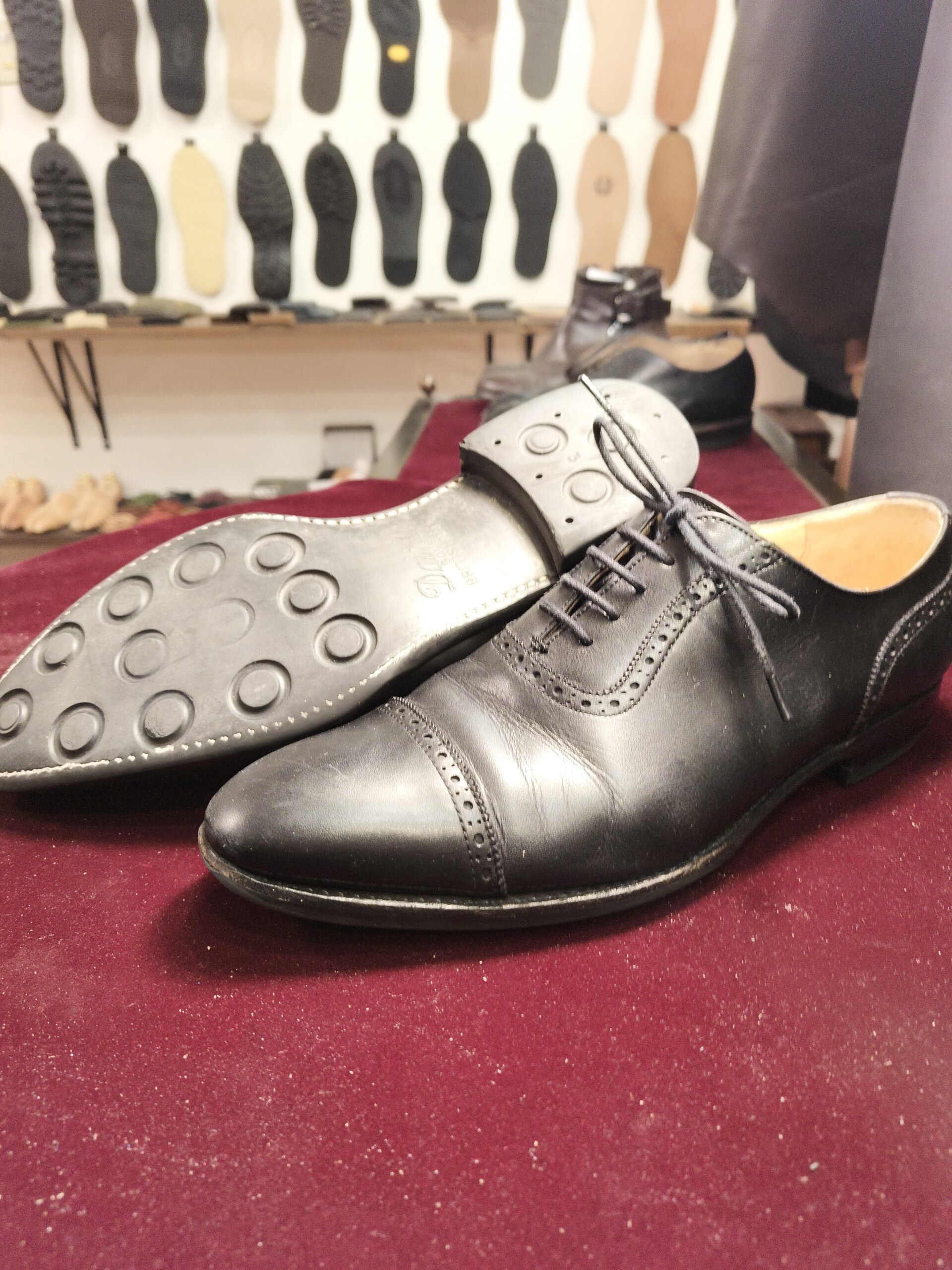 トレーディングポストのオールソール後の仕上がり（アッパーとソール全体）｜横浜 靴修理 郵送 靴修理