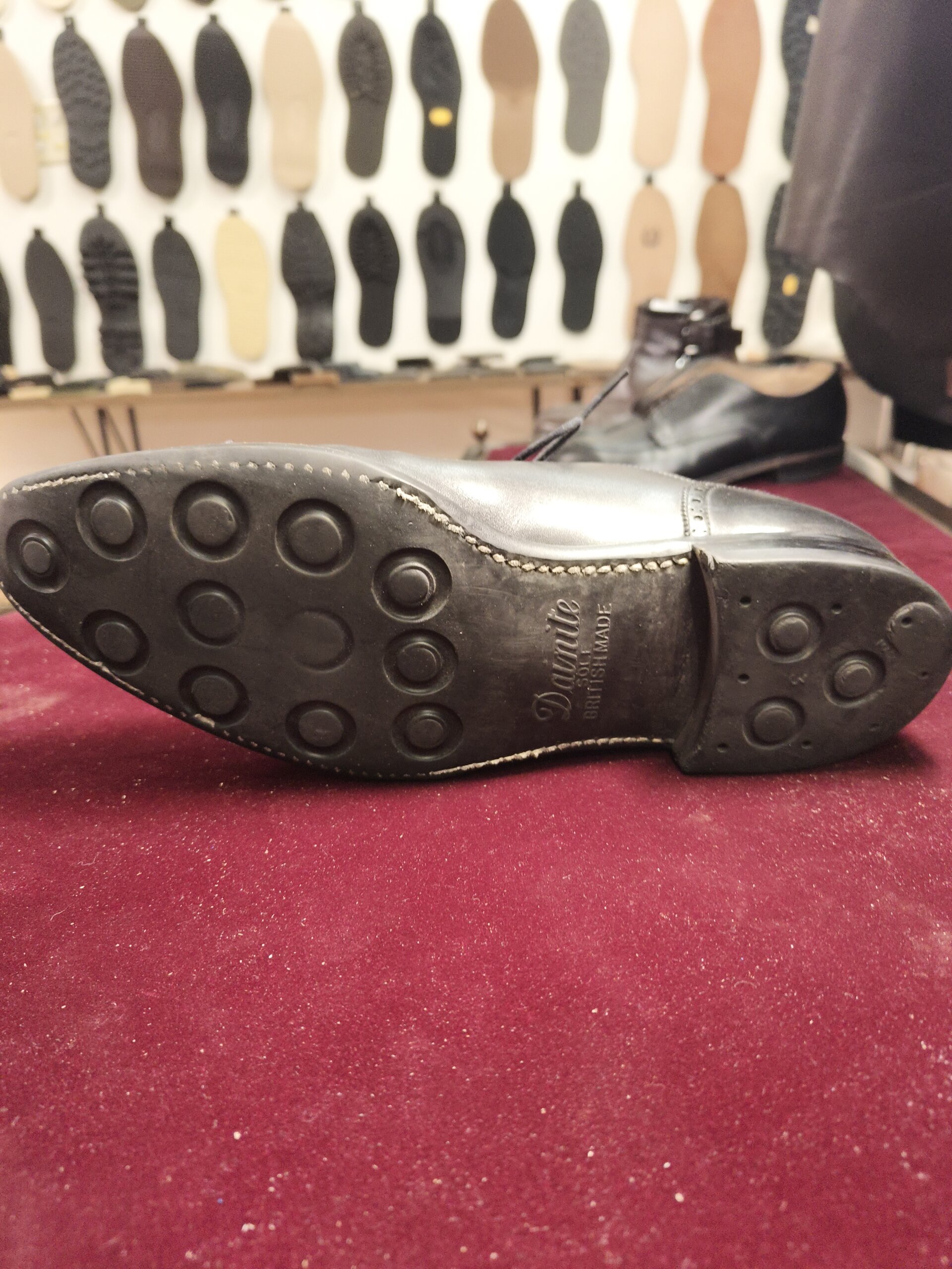 トレーディングポストのオールソール修理後（ソール裏・ダイナイト）｜横浜 靴修理 郵送 靴修理