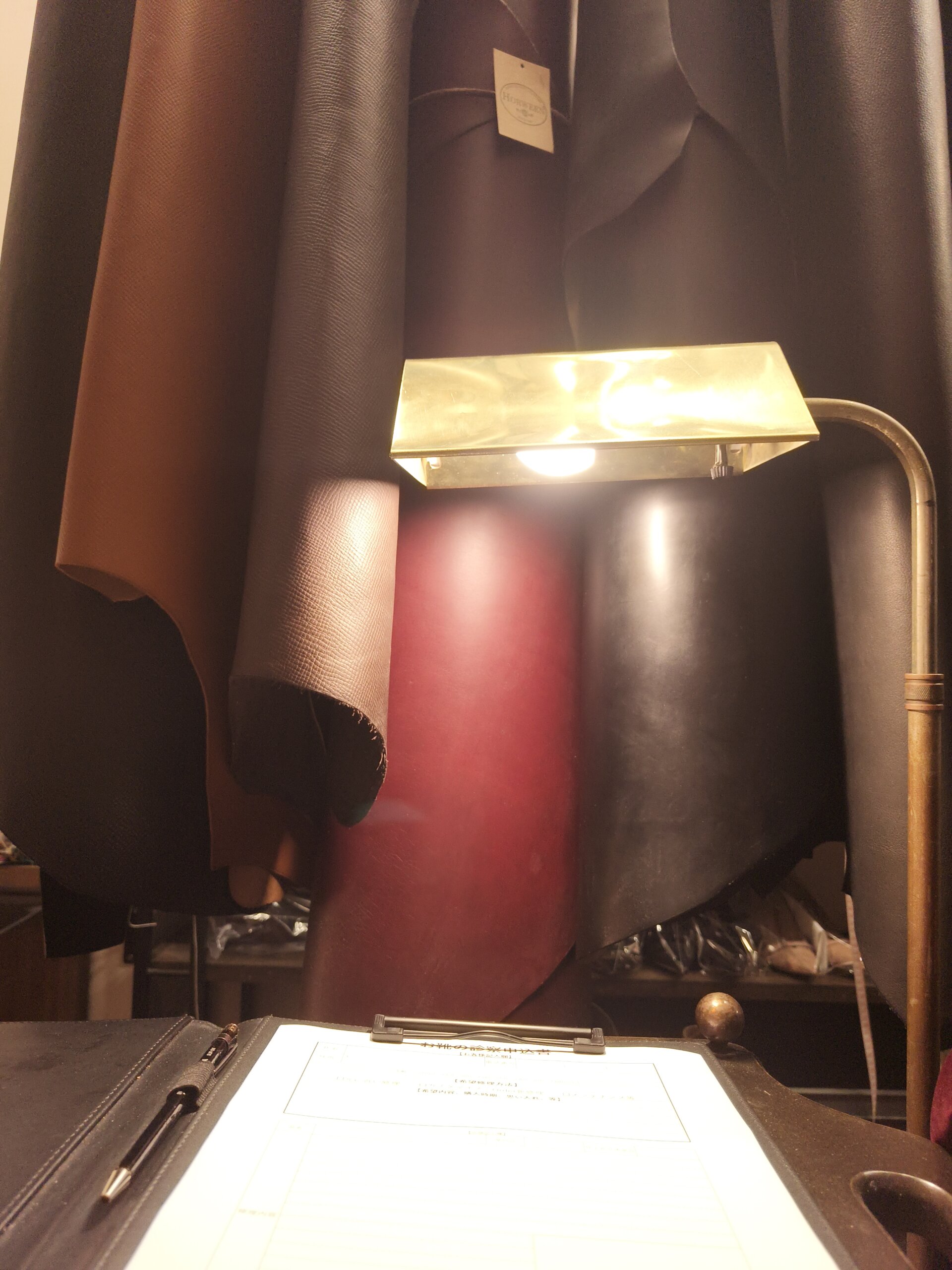 横浜 靴修理 Order靴修理修平のご来店打ち合わせスペース　仕立て方針及び価格のご説明