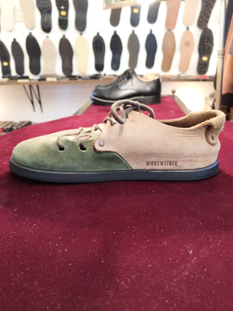 BIRKENSTOCK ビルケンシュトックの靴 オールソール交換後。黒いラバーソールで仕上げた横浜の靴修理事例