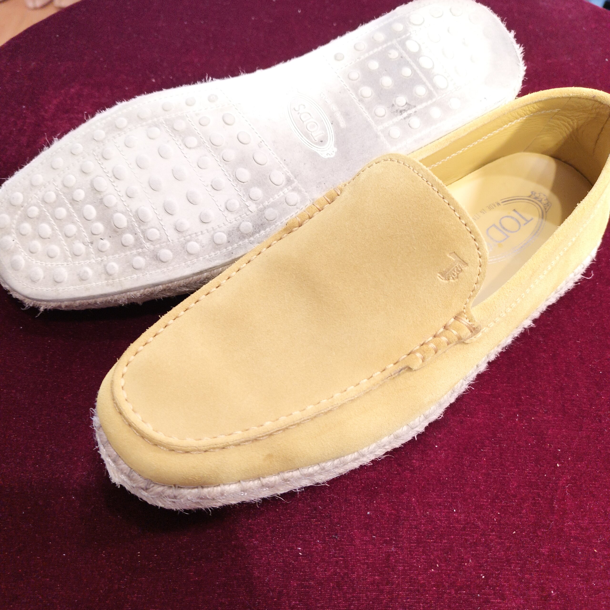 TOD'S(トッズ)のスリッポンソール交換修理前、ソール裏面の摩耗状態|横浜の靴修理事例