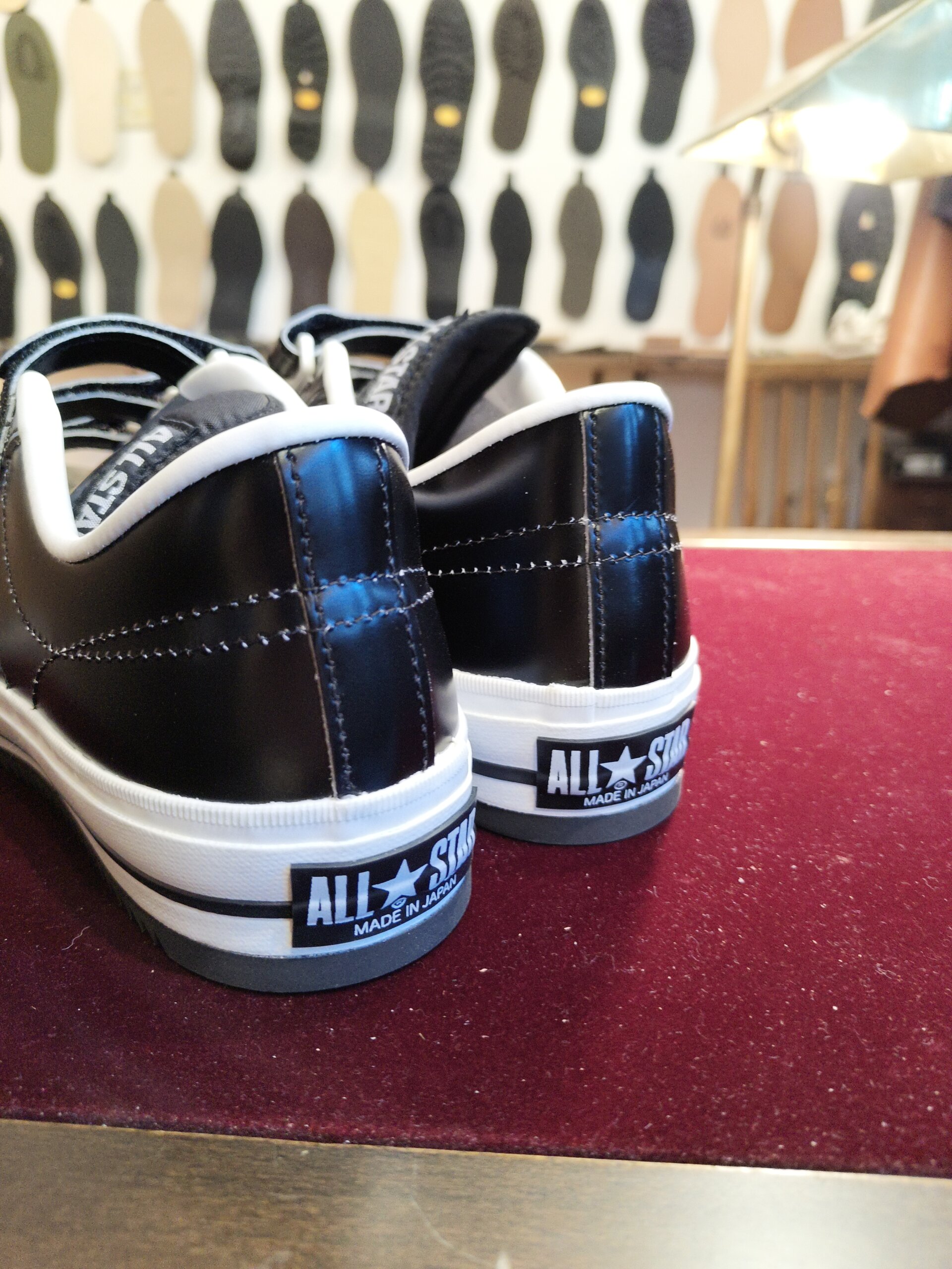 CONVERSE コンバースの新品スニーカー ソール補強後。靴底を保護するためソール補強を行った横浜の靴修理事例