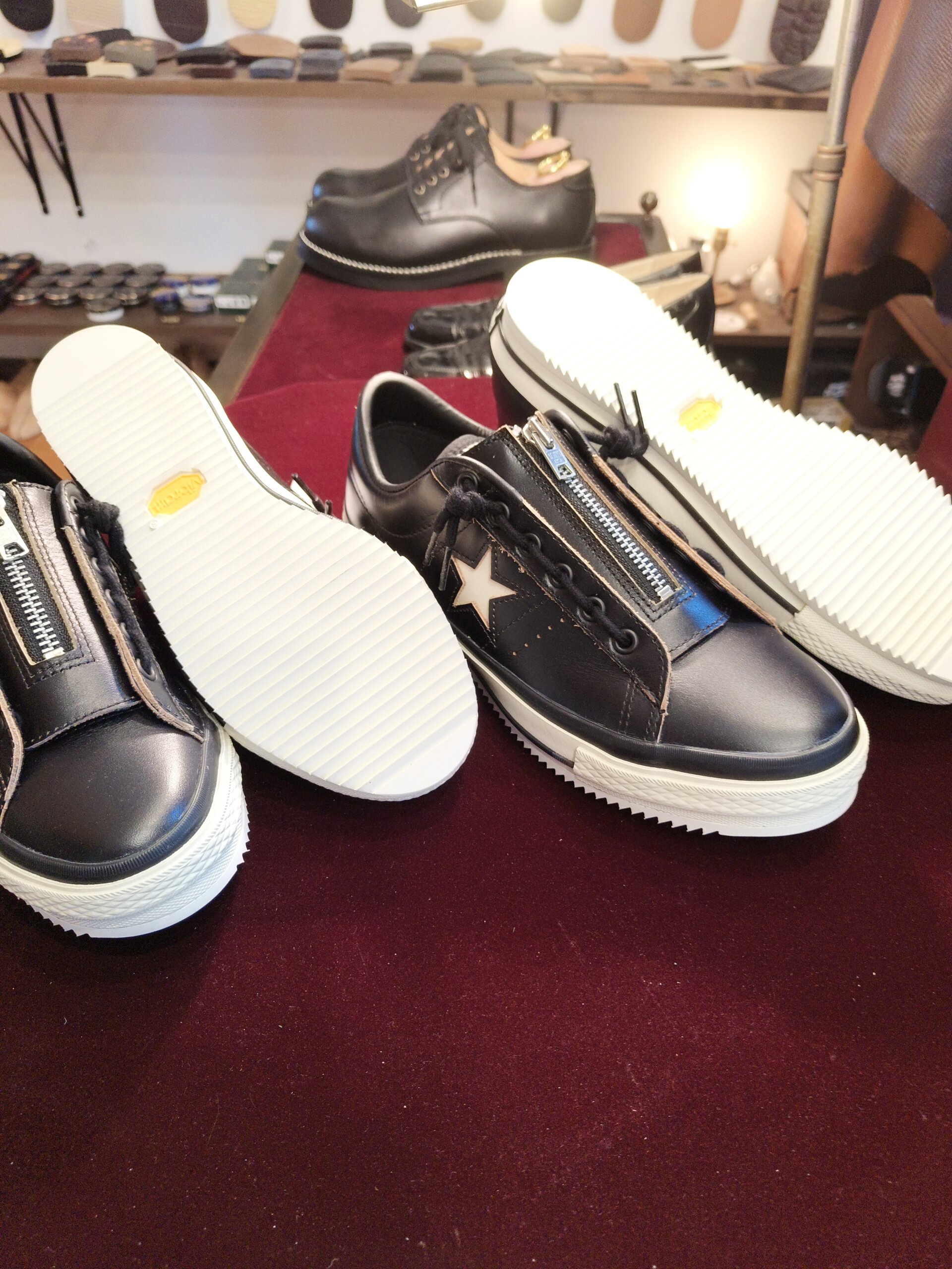 CONVERSE(コンバース)の新品スニーカーにVibramソールで補強を行った修理後の状態