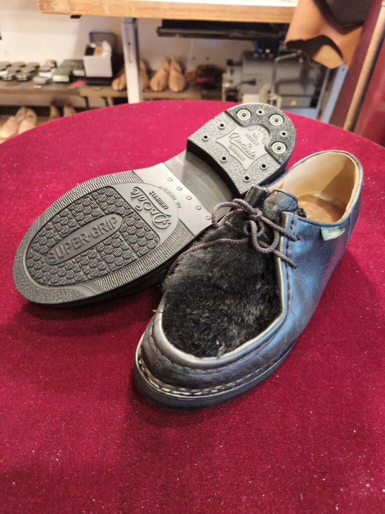 PARABOOT パラブーツの履き口穴修理後。内側ライニングの穴を補修した横浜の靴修理事例