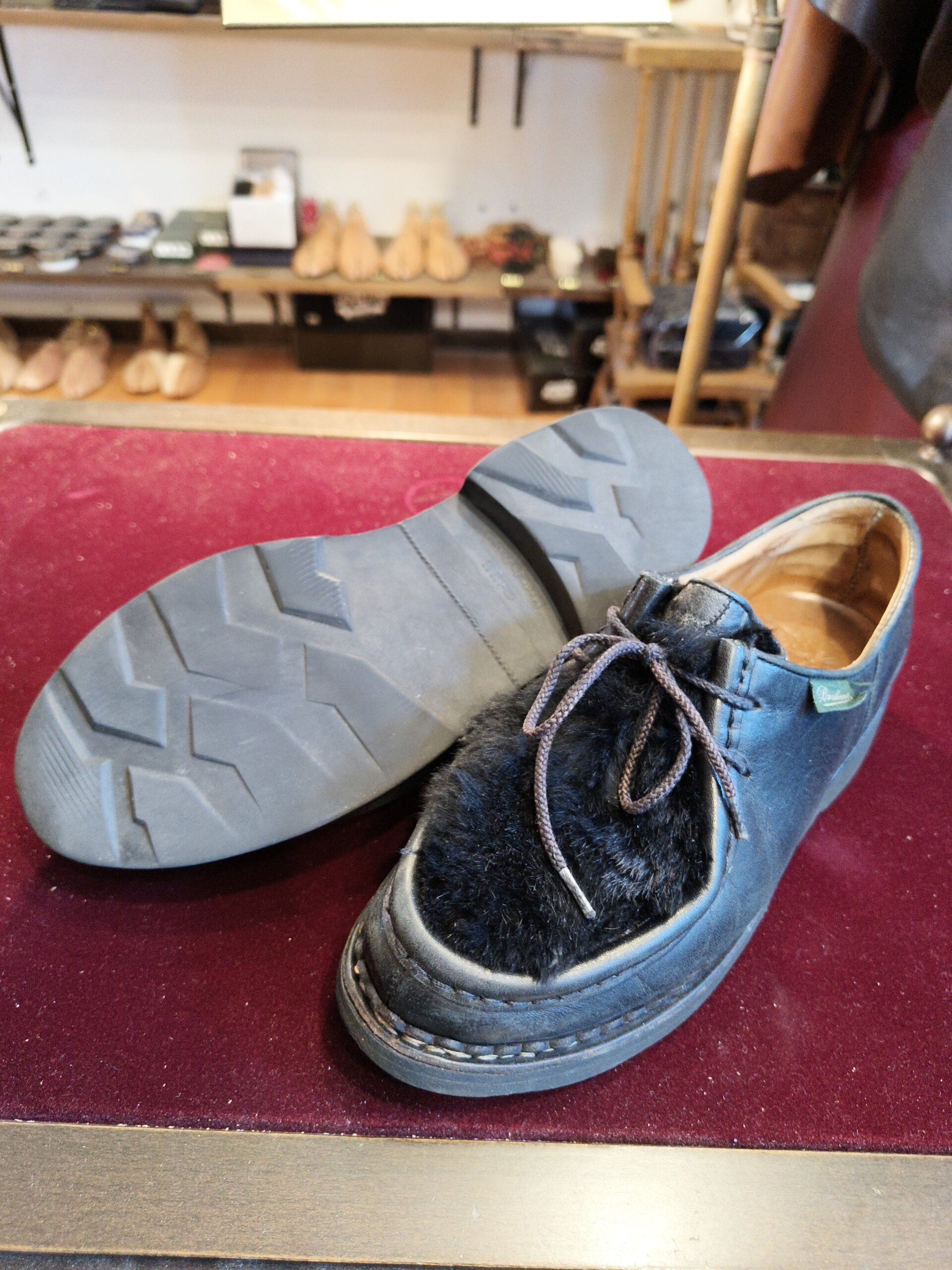 PARABOOT パラブーツのトップリフト交換とハーフラバー補強前。靴底の状態を確認した横浜の靴修理事例