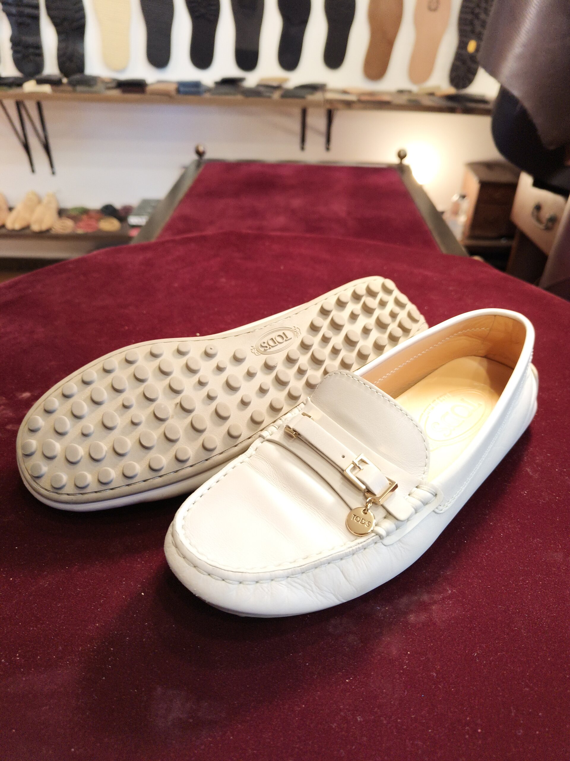 TOD'S ドライビングシューズ つま先 破れ防止 補強 - Order靴修理修平