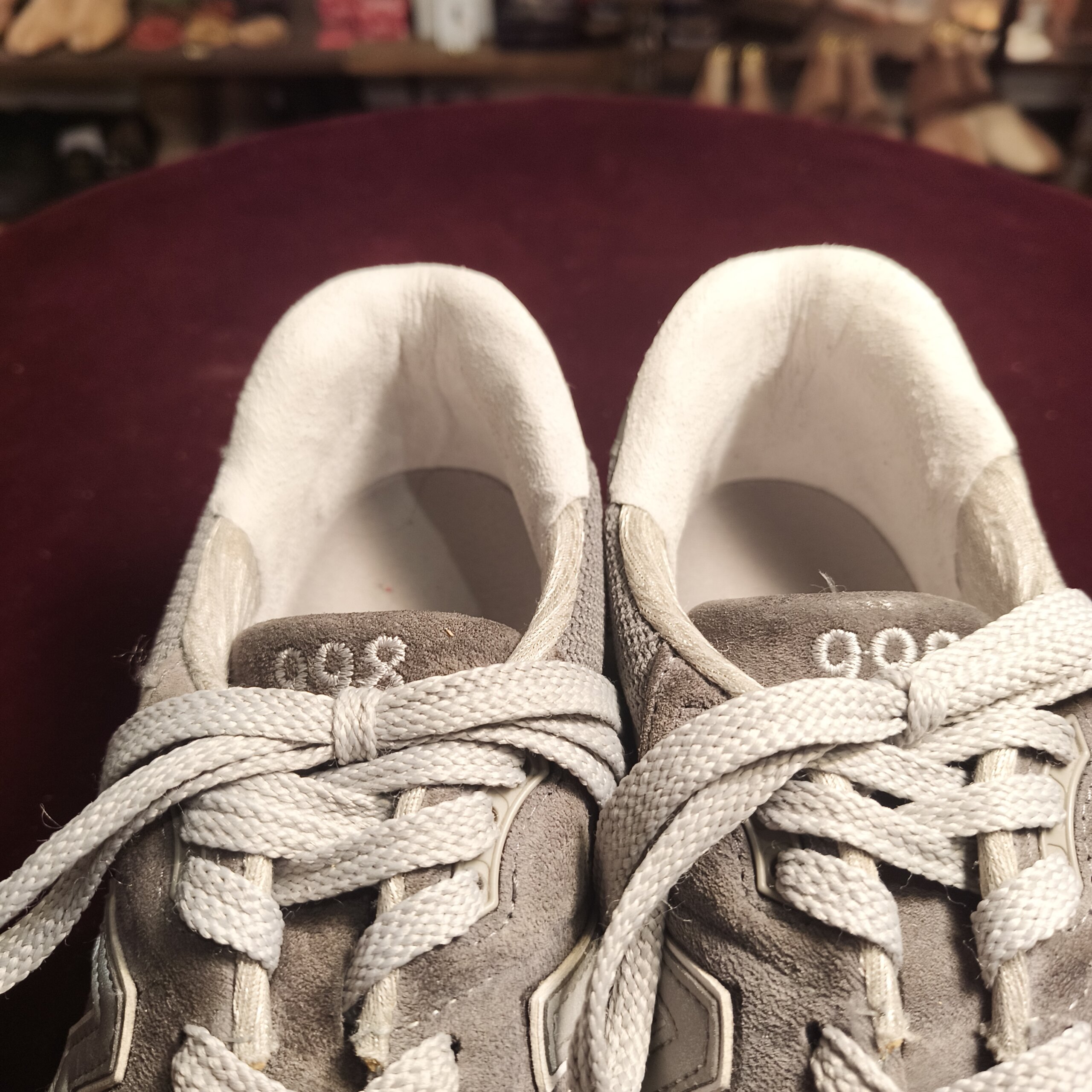 NEW BALANCE（ニューバランス）の履き口破れ修理後、スニーカー内側を補修した仕上がり｜横浜の靴修理事例