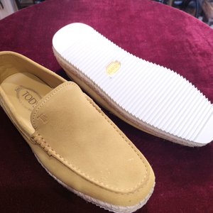 TOD'S（トッズ）のスリッポンソール交換修理後、白いソールとスリッポン全体の仕上がり｜横浜の靴修理事例