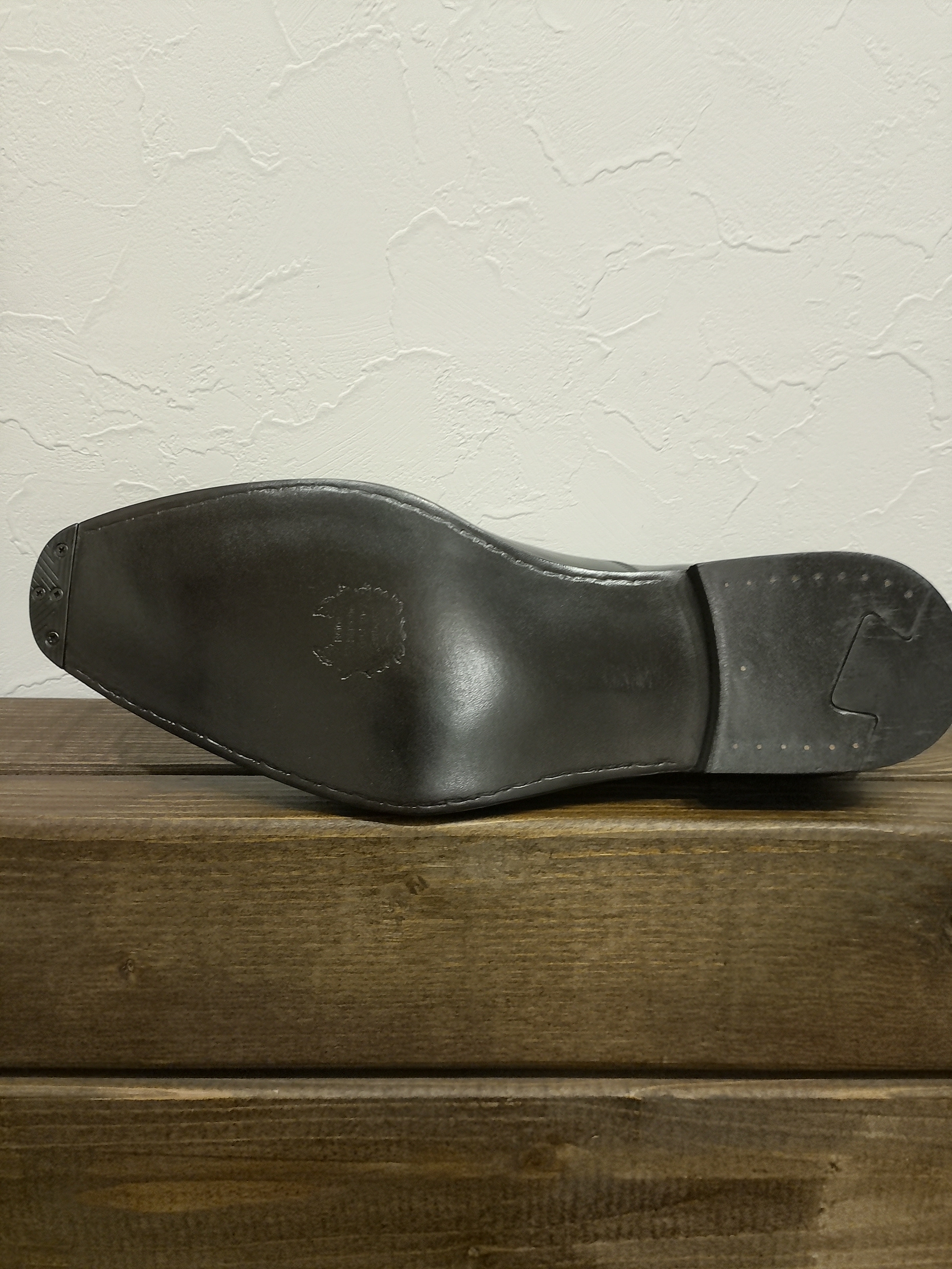 CROCKETT&JONES(クロケット アンド ジョーンズ)のオールソール修理後、アッパー全体とレザーソールの仕上がり|横浜の靴修理事例