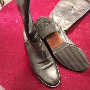 TRUSSARDI（トラサルディ）のロングブーツ修理後、アッパー全体とかかと周辺を整えた仕上がり｜横浜の靴修理事例
